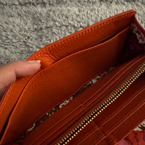 VERA BRADLEY Audrey Leather Quilted Orange Wallet - Picture 6 of 15